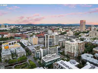 Metropolitan condo listing 228205789