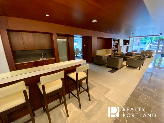 Metropolitan Resident Lounge