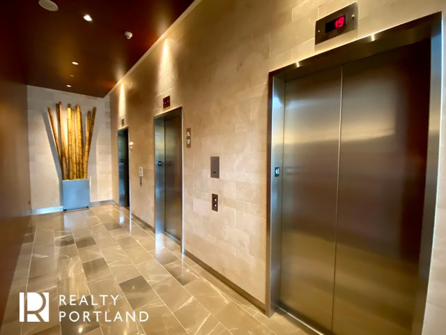 Metropolitan Elevator Lobby