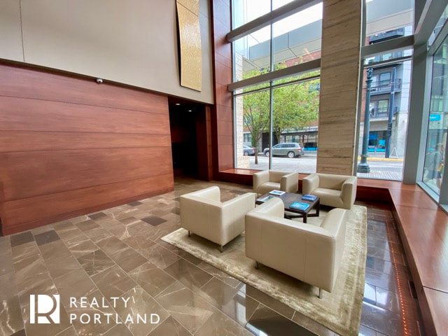 Metropolitan Lobby