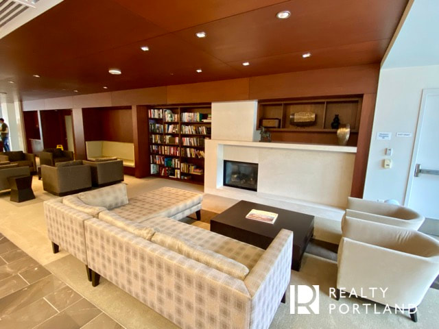 Metropolitan Lounge
